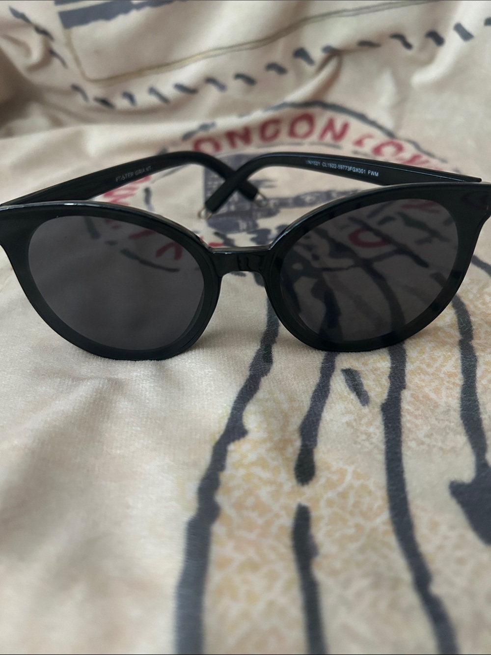 Foster Grant Black Round Frame Sunglasses